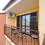 Stilvoll Eingerichtete 4 By Interhome