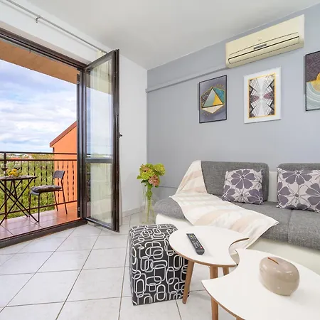 Stilvoll Eingerichtete 4 By Interhome *