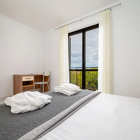 Stilvoll Eingerichtete 4 By Interhome *