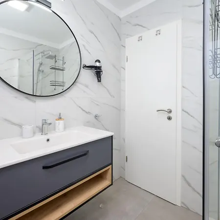 Stilvoll Eingerichtete 4 By Interhome