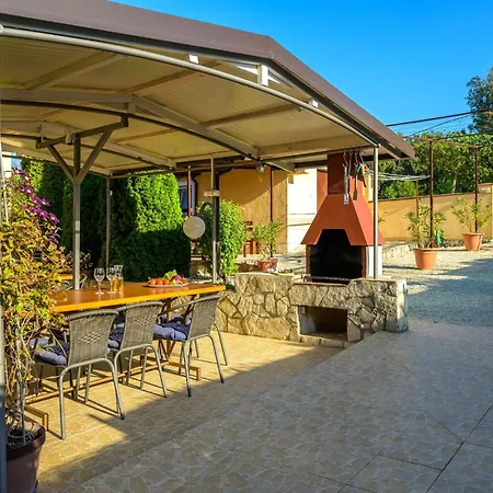 Apartamento Stilvoll Eingerichtete 4 By Interhome