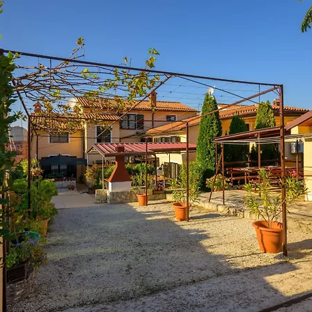Apartamento Stilvoll Eingerichtete 4 By Interhome Štinjan