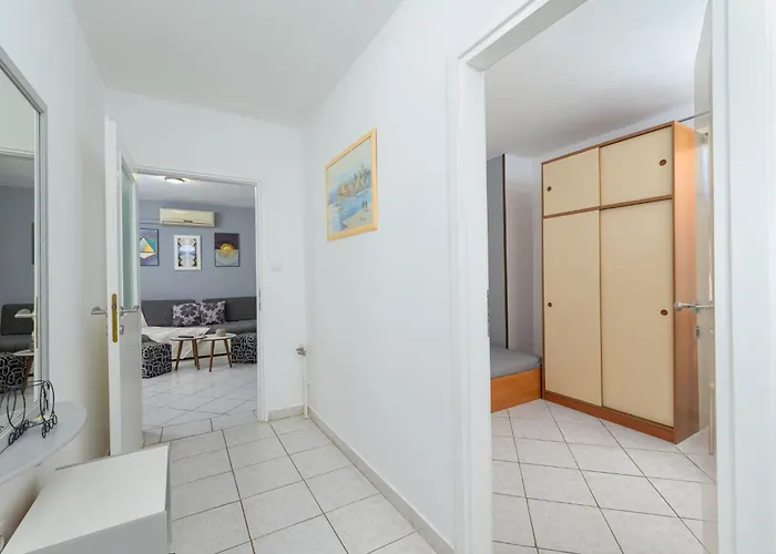 Stilvoll Eingerichtete 4 By Interhome *