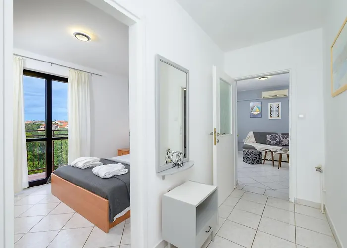Stilvoll Eingerichtete 4 By Interhome Apartman