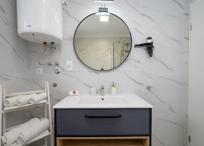Apartman Stilvoll Eingerichtete 4 By Interhome Stinjan