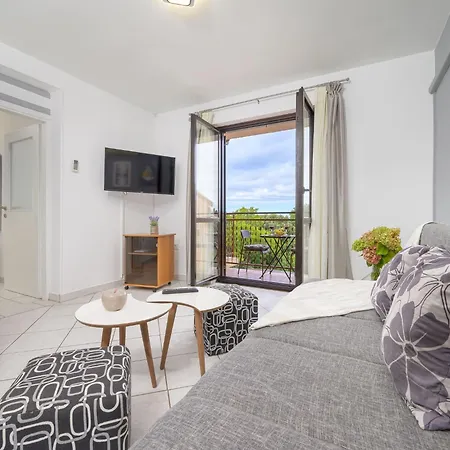 Stilvoll Eingerichtete 4 By Interhome * Štinjan