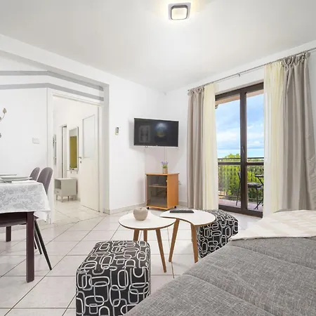 Appartement Stilvoll Eingerichtete 4 By Interhome