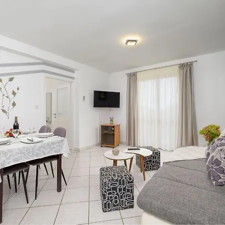 Stilvoll Eingerichtete 4 By Interhome Appartement *