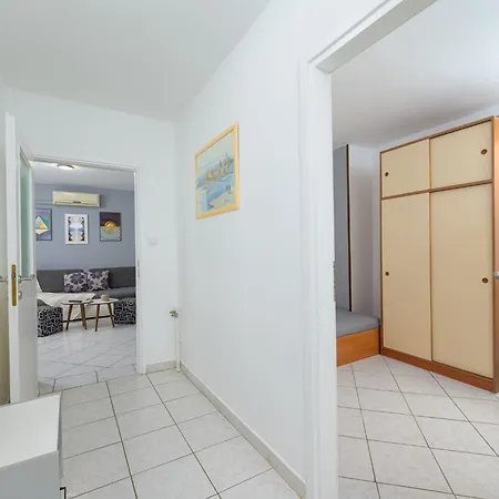 Stilvoll Eingerichtete 4 By Interhome *