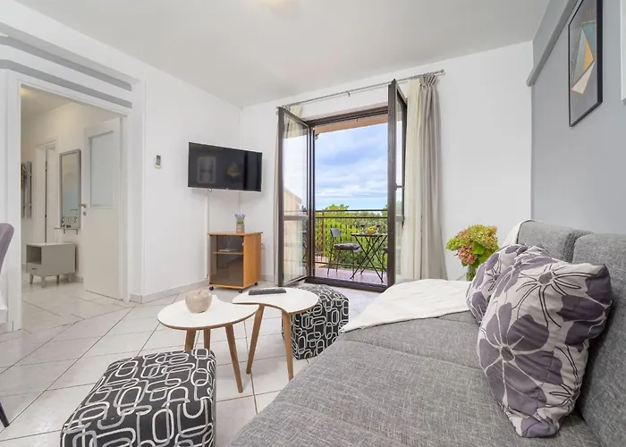 Stilvoll Eingerichtete 4 By Interhome * Stinjan