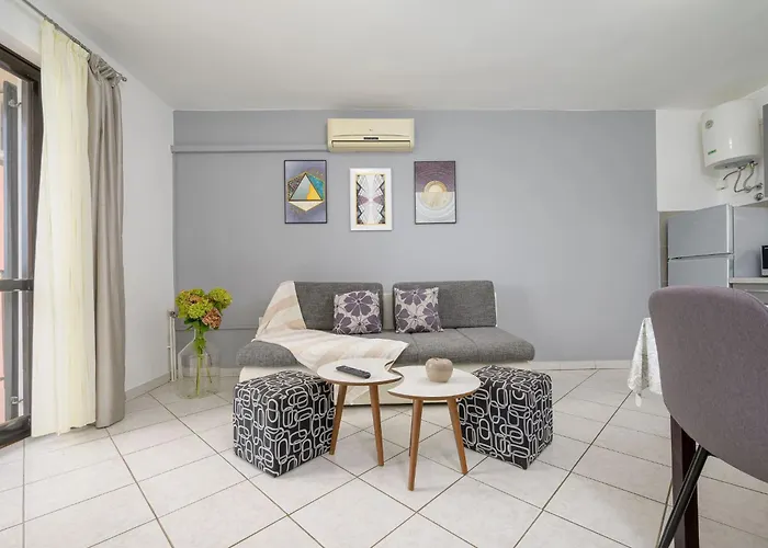 Stilvoll Eingerichtete 4 By Interhome *