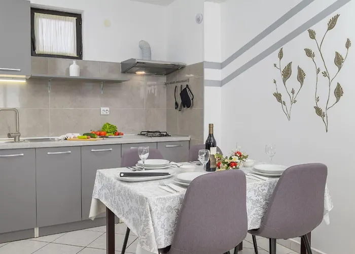 Stilvoll Eingerichtete 4 By Interhome * Stinjan