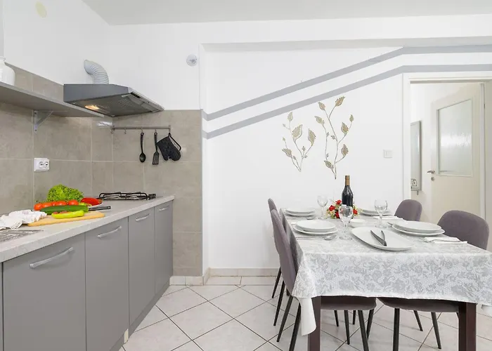 Stilvoll Eingerichtete 4 By Interhome Apartment *